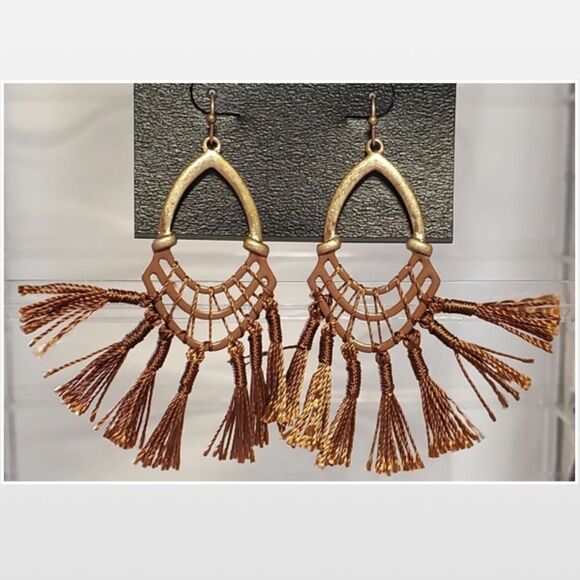 New Ophelia Roe Gold Tone Tassel Drop Dangle Earrings NWT - Picture 2 of 13